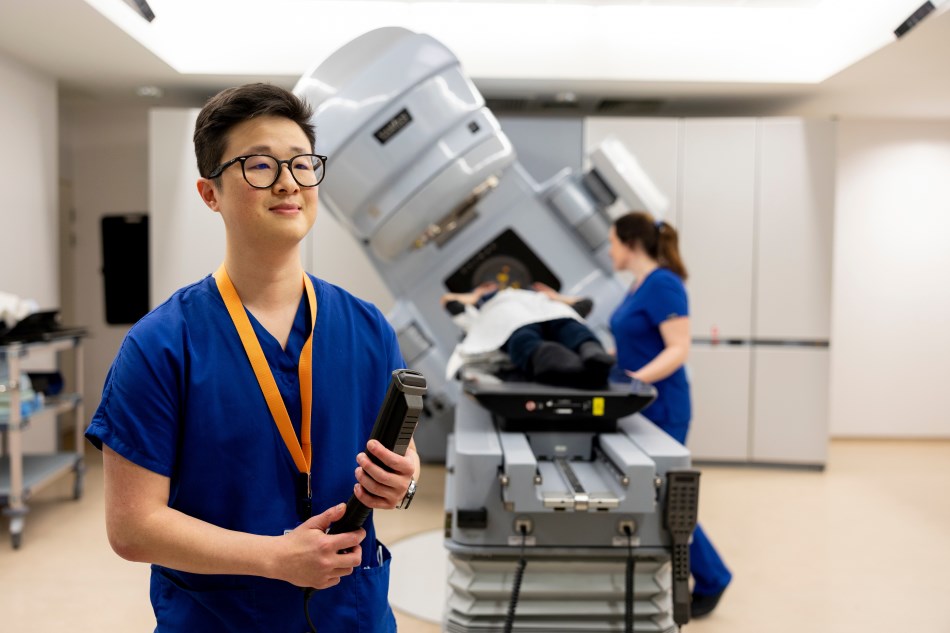 J0292530210 Radiation Therapist Radiographer 1