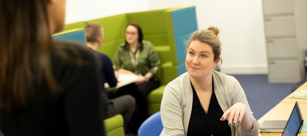 J0292490120 Socail Worker 1